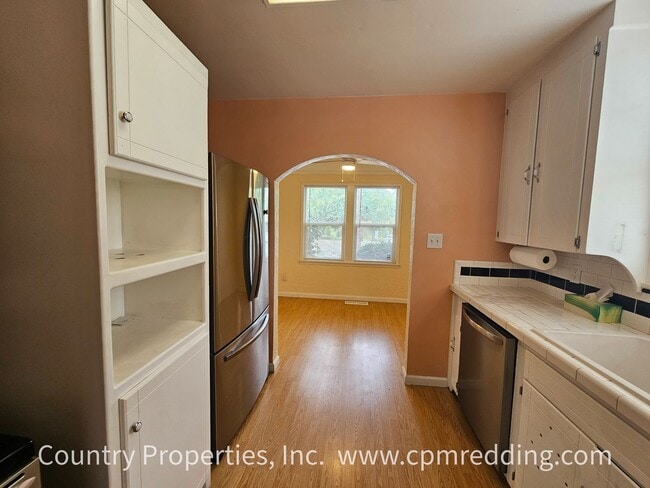 Building Photo - Charming Downtown House with Modern Amenit...