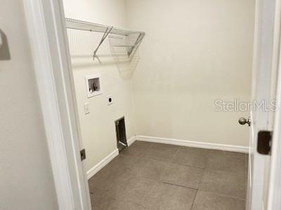 Building Photo - 4965 NE 14th Pl