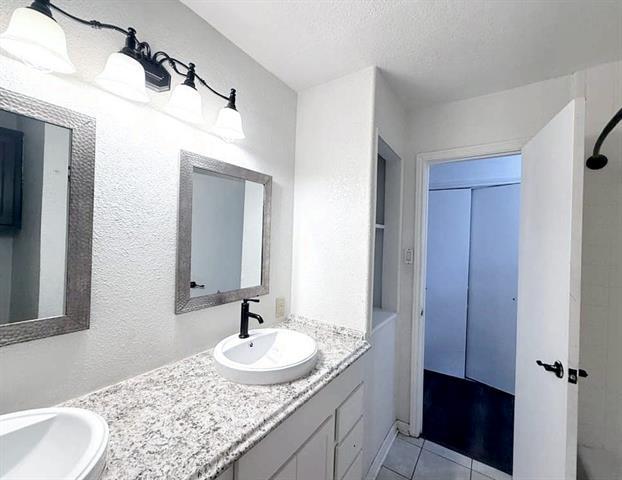 Building Photo - 1805 Bristol Cove