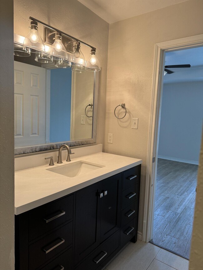 Building Photo - 225 Karten Ln