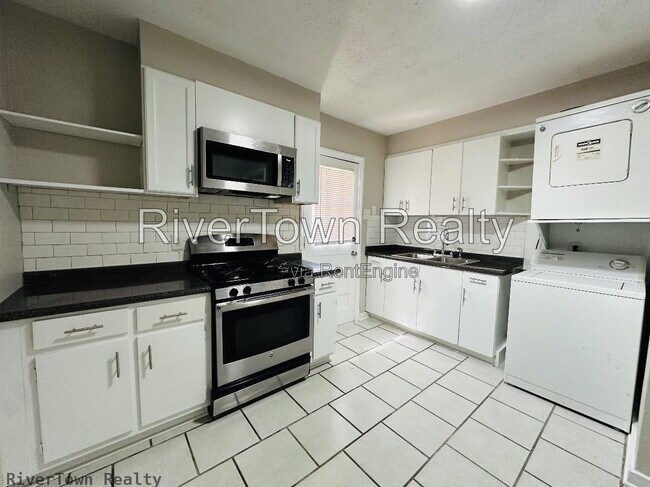 Building Photo - 3627 N Lloyd Cir