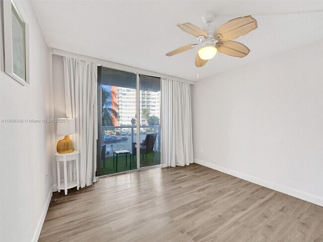 Building Photo - 1351 NE Miami Gardens Dr