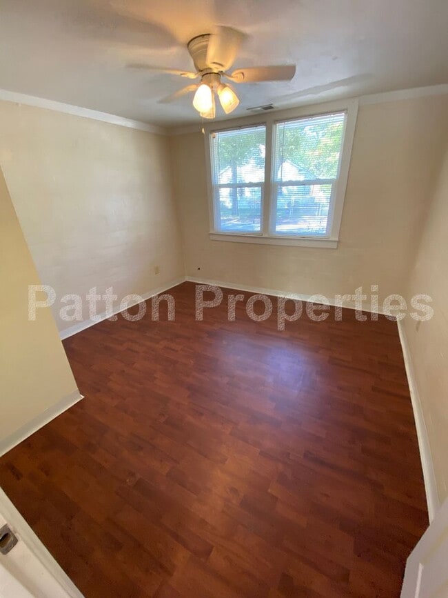 Building Photo - Edgewood Home