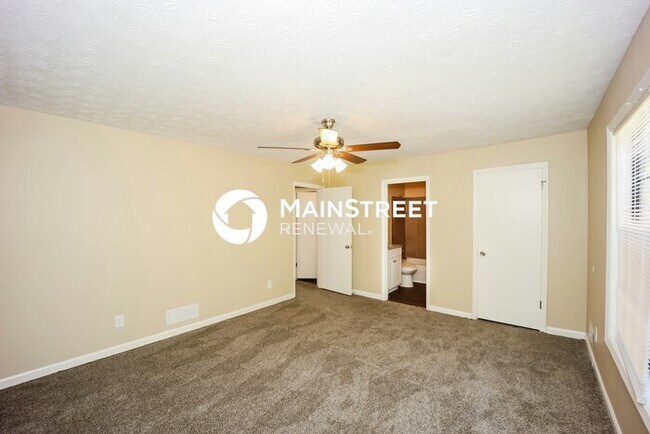Building Photo - 3 Bedroom Pet-Friendly Home in RIVERDALE, ...