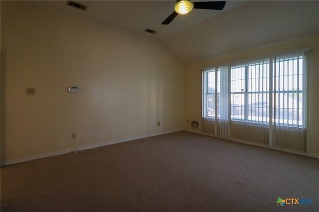 Building Photo - 608 Totem Trail