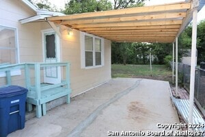 Building Photo - 1135 Gladstone Ave