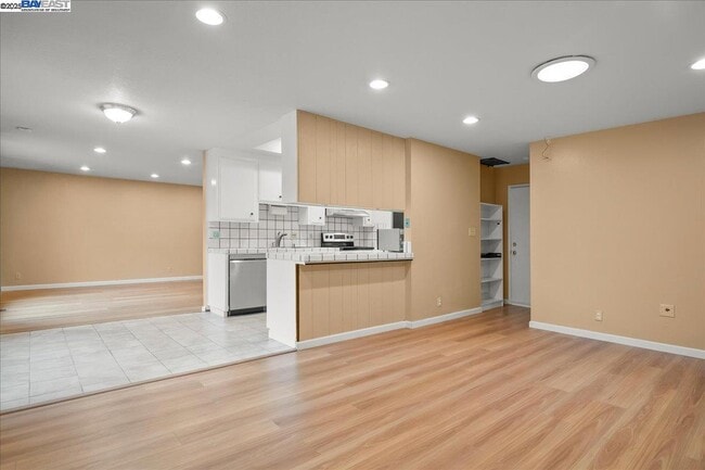 Building Photo - 1043 Bonner Ave