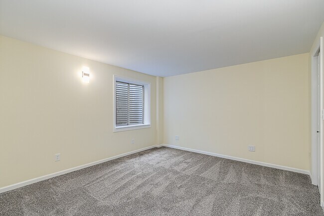 Building Photo - 1724 Westchester Ln