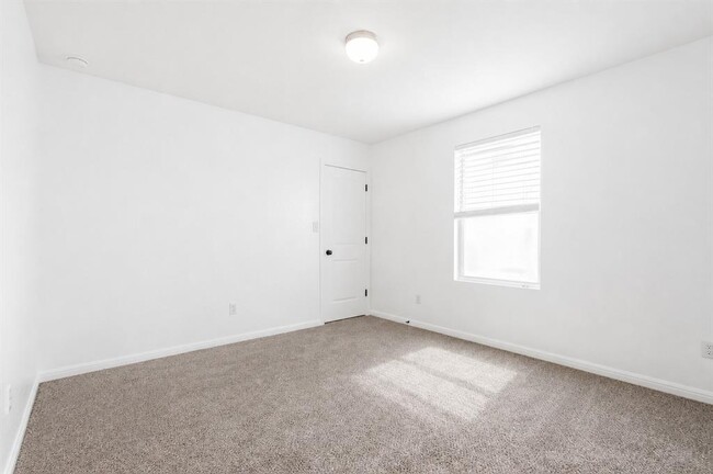 Building Photo - 12900 Cerro Castellan Trace