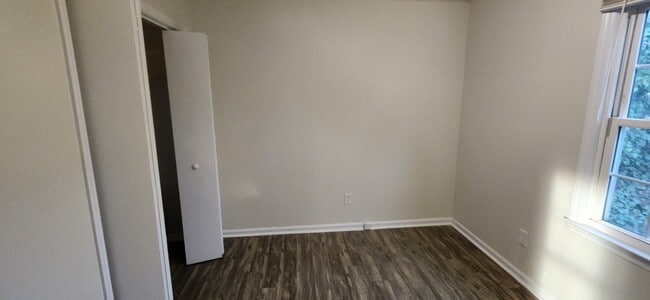 Building Photo - 202 Selwyn Alley