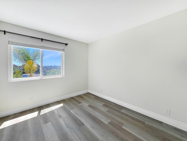 Building Photo - Great 4B/2.5BA House in Scripps Ranch!