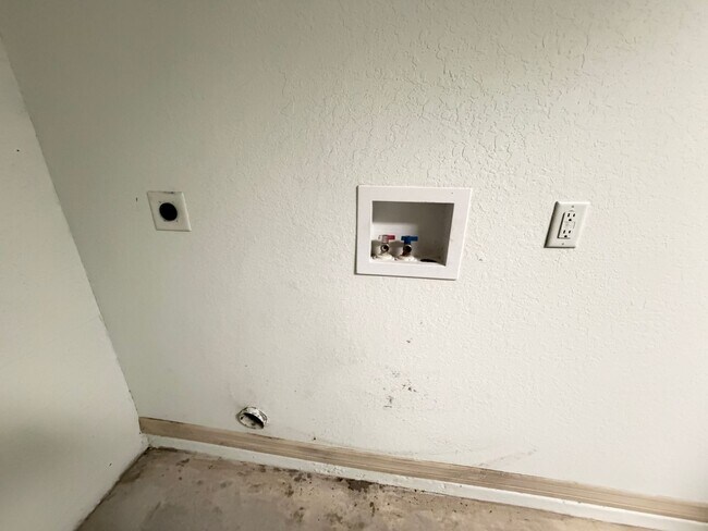Building Photo - 2209 SW 156th Loop