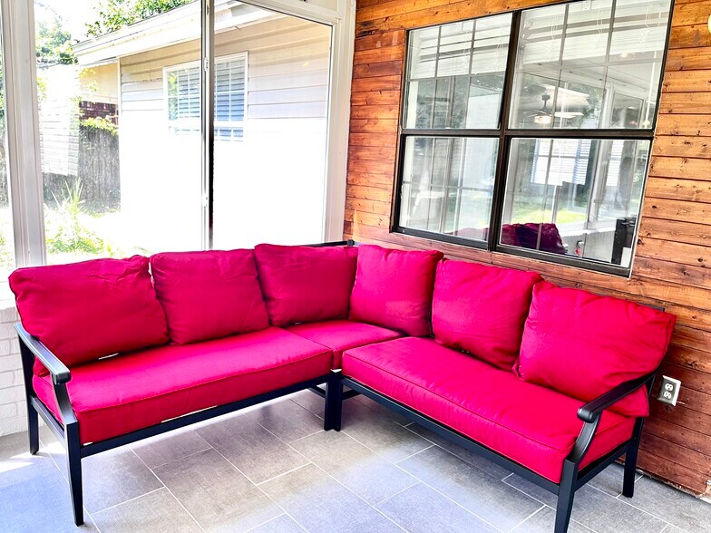 Building Photo - 2775 Bayview Way