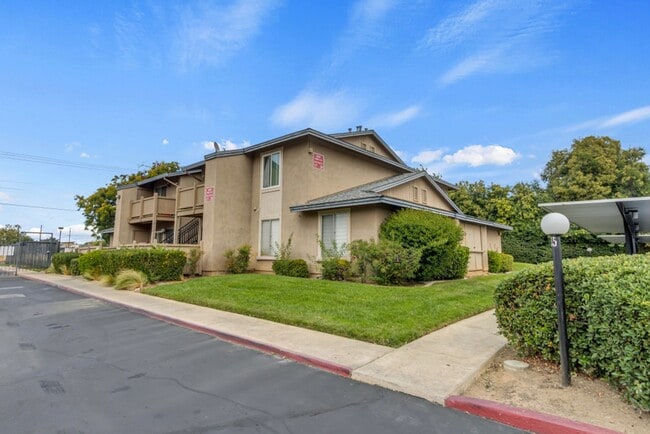 Building Photo - Great 2 Bedroom Condo in Gated Community