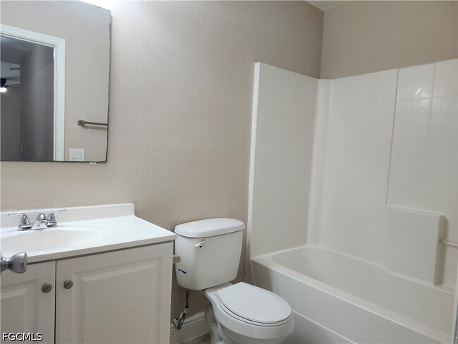 Building Photo - 217 Hightower Ave S