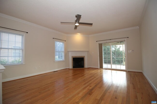 Building Photo - 121 Bryant Dr