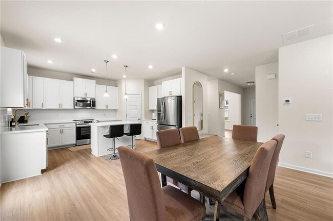 Building Photo - 228 Whitneys Wy