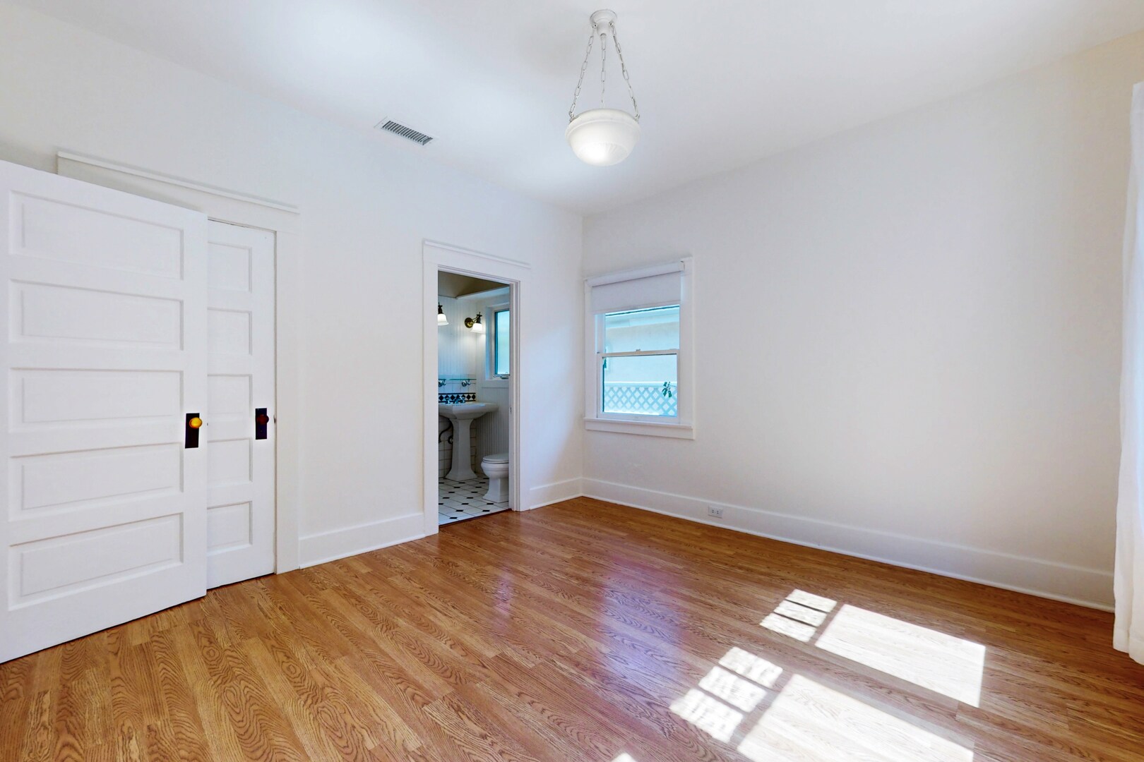 Building Photo - 1845 Las Lunas St