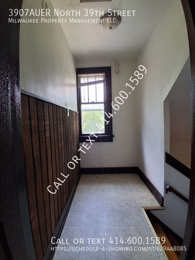 Building Photo - 3907AUER N 39th St