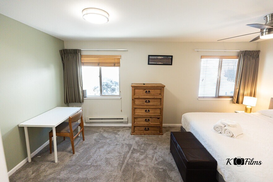 Building Photo - 360 Galaxy Ln