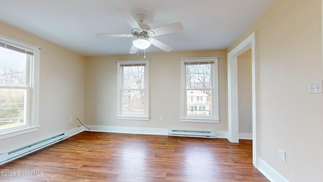 Building Photo - 31-33-33 S Washington St