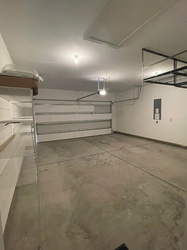 Building Photo - 440 Shaft Pl