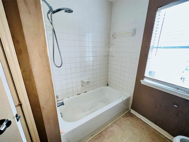 Building Photo - 6218 Paddle Wheel Dr