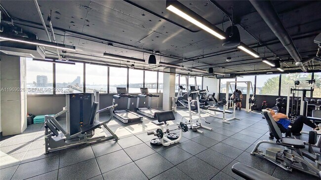 Building Photo - 555 NE 15th St