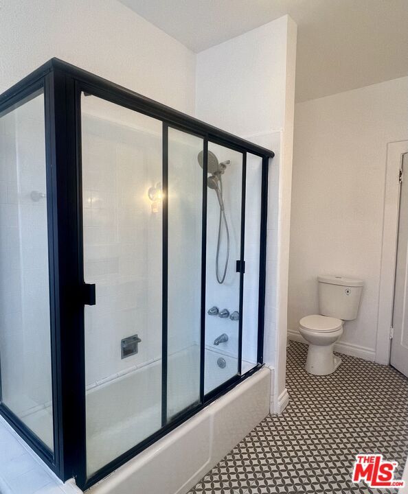 Building Photo - 456 S Wilton Pl