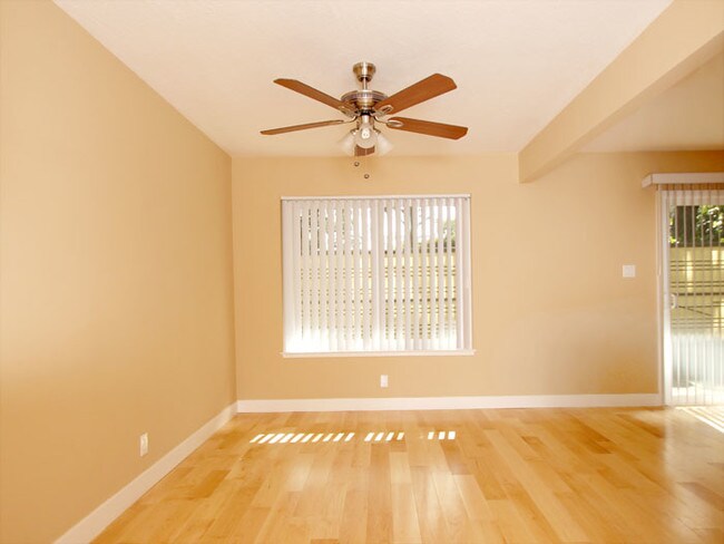 Building Photo - Crystal Lake Apartments