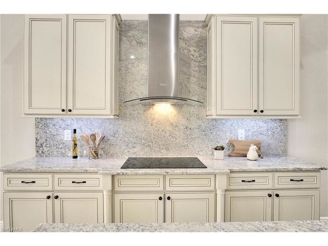 Building Photo - 601 SW 40th Terrace