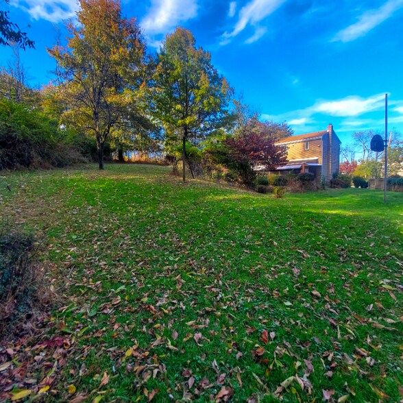 Building Photo - 24 Camera Pl