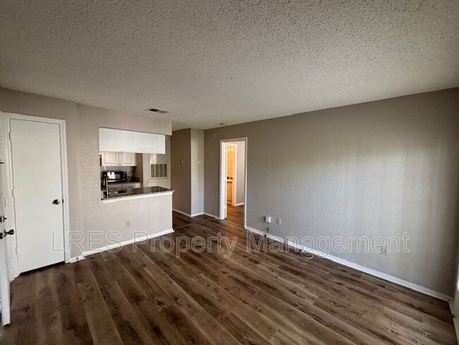 Building Photo - 2550 N Alafaya Trail