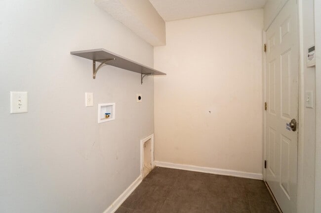 Building Photo - 109 Bilbao Dr