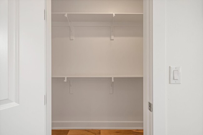 Building Photo - 1301 Cometa St