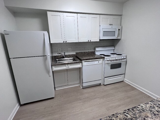 Building Photo - 1380 Piccard Dr