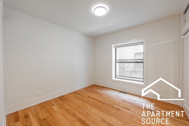 Building Photo - 652 W Gordon Terrace