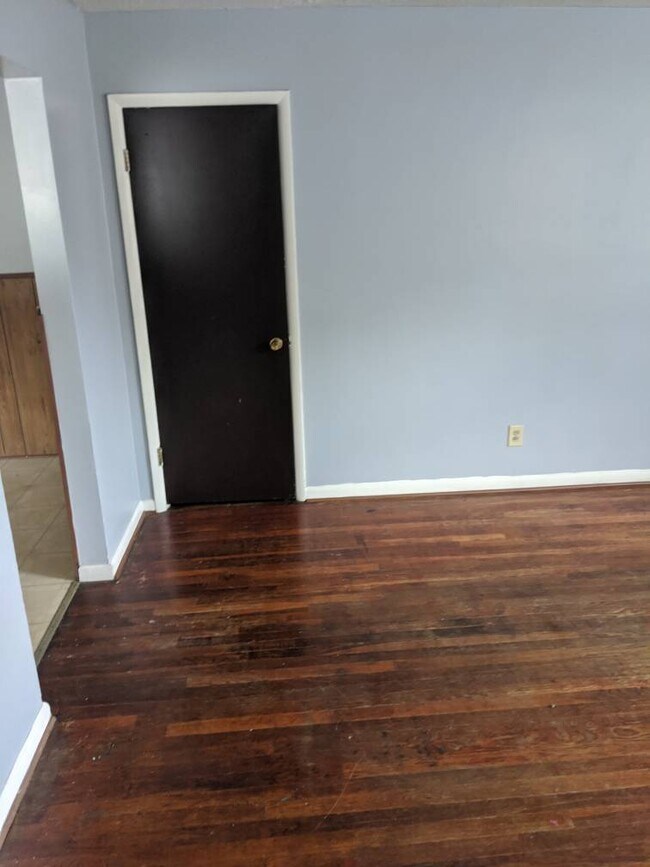 Building Photo - 1011 Winfield Ave