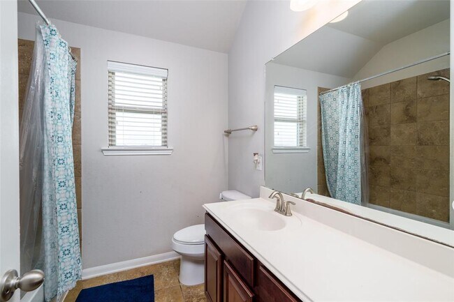 Building Photo - 219 Denfield Ct