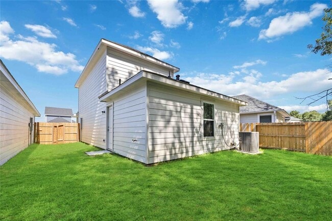 Building Photo - 16515 Jasmine Marie Pl
