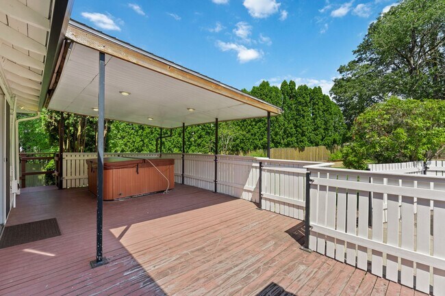 Building Photo - Stylish 3BR Beaverton Ranch w/ RV Parking & Hot Tub