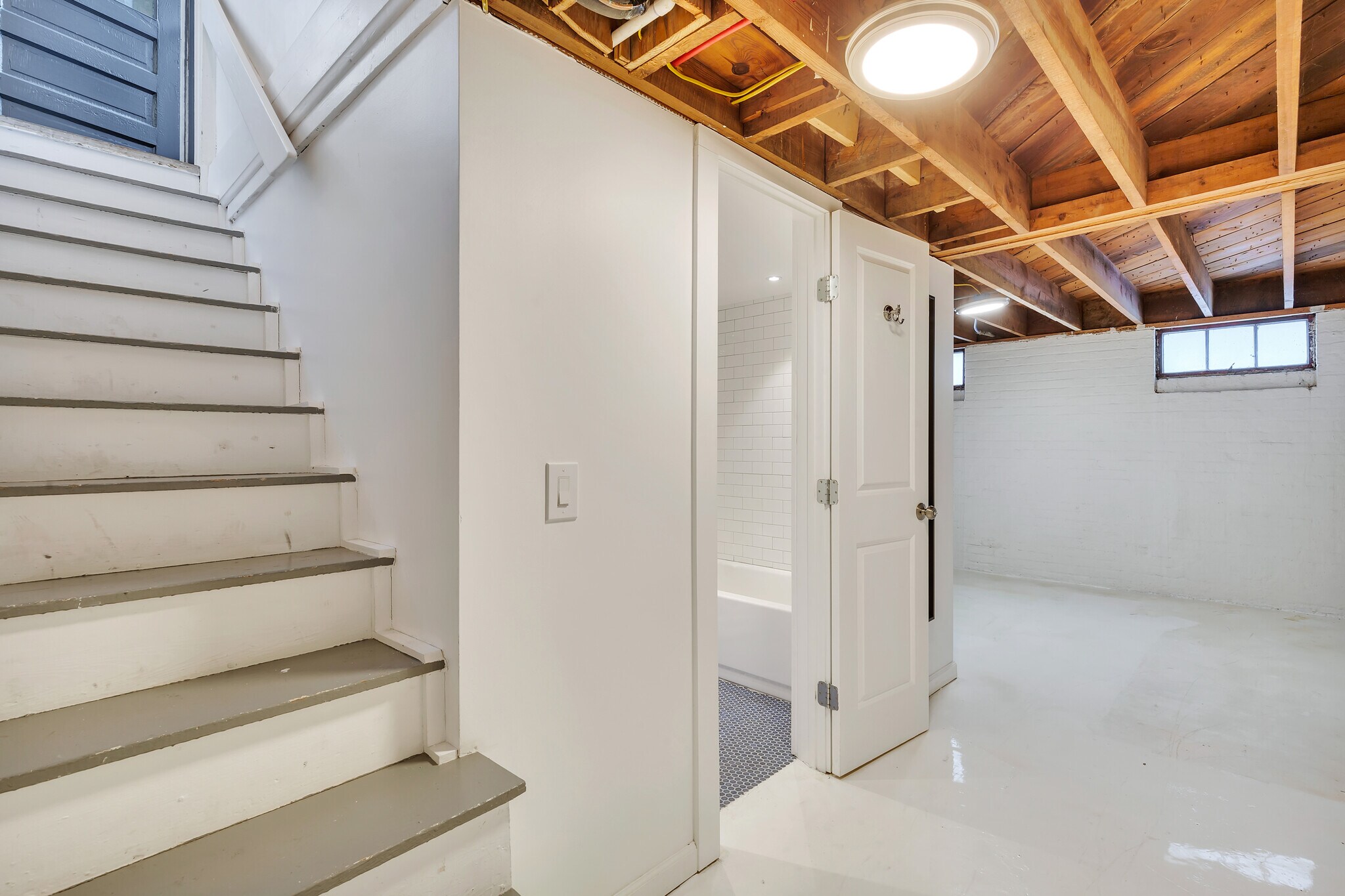 Building Photo - 109 E 26th Pl