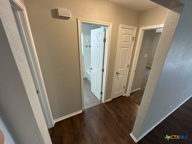Building Photo - 4507 Lonesome Dove Dr
