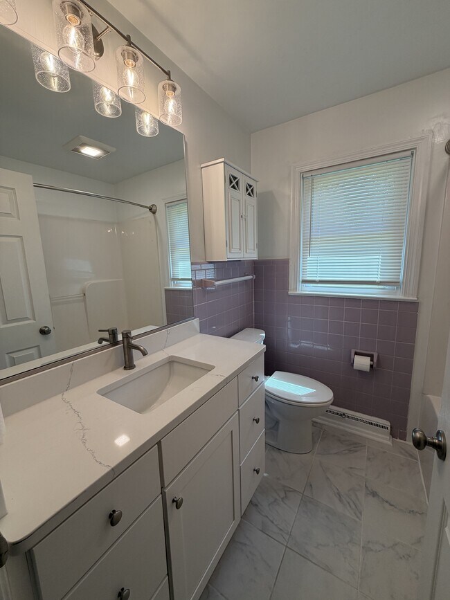 Building Photo - 347 Cedar Dr