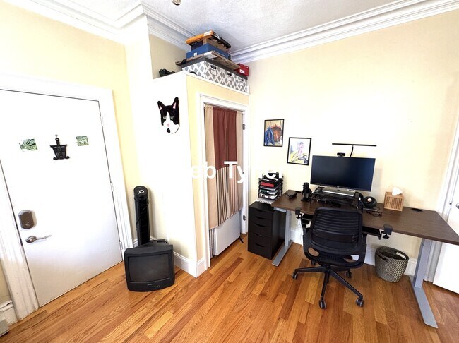 Building Photo - 63 Walden St