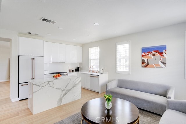 Building Photo - 23315 Portland Ln