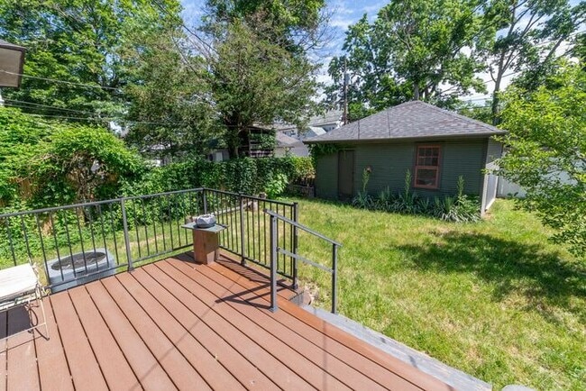 Building Photo - Near Northwest Neighborhood in South Bend 4 bedroom Craftsman style 2-story