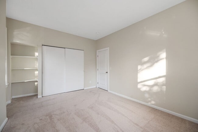 Building Photo - NORTHSIDE RARE GEM - FULLY RENOVATED 5+ BE...
