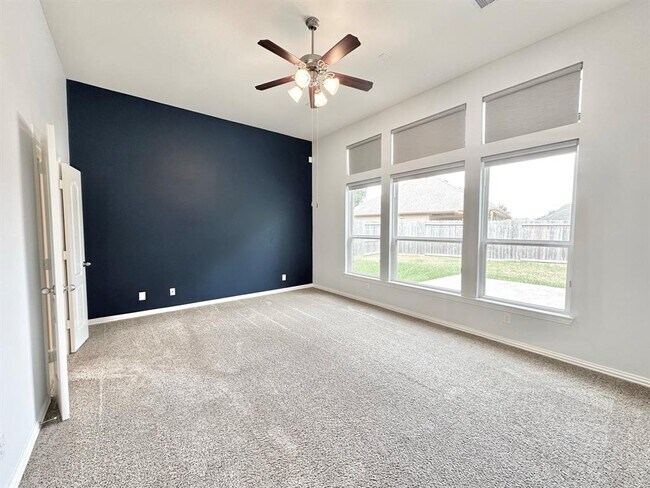 Building Photo - 1422 Laura Hills Ln