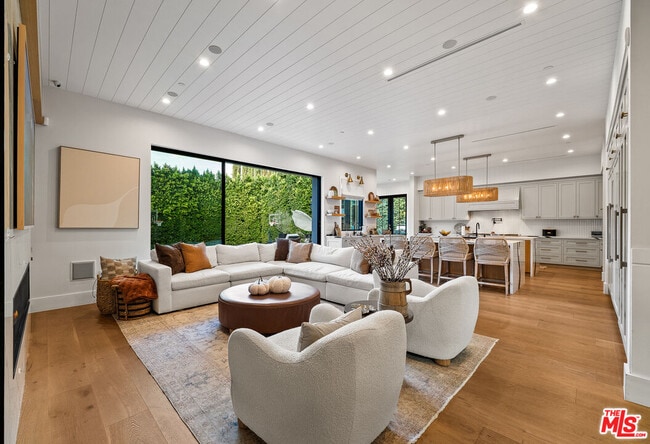 Building Photo - 15645 Woodvale Rd